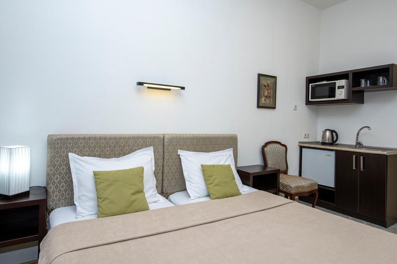 Apart Hotel Gh Tbilisi Exterior photo